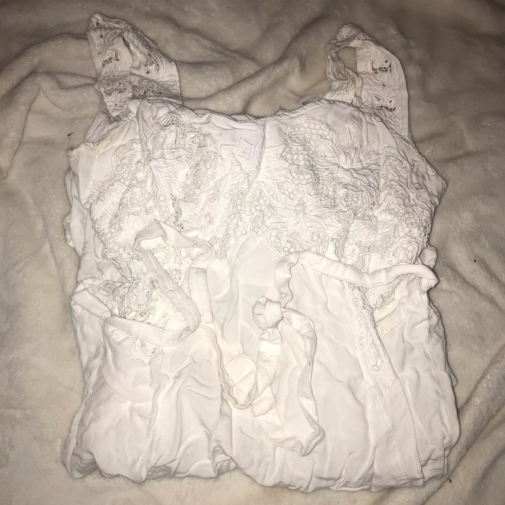Women’s White Lace Dress With Waist Tie